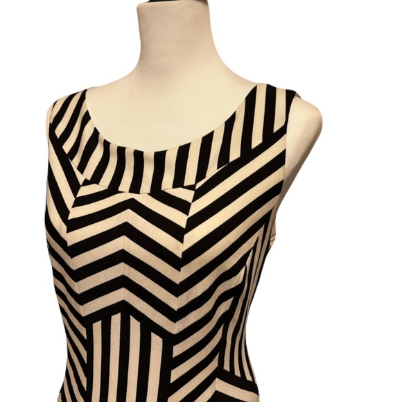 Vera Wang Black and White Chevron A-Line Dress | Sz. 12 | EUC - Picture 2 of 7